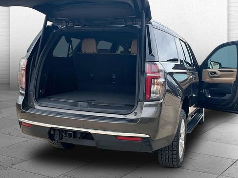 Used 2021 Chevrolet Suburban Premier AWD/4WD image 14