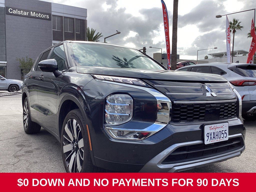 Used 2025 Mitsubishi Outlander SE AWD/4WD image 3