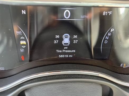 Used 2021 Jeep Grand Cherokee Laredo image 5