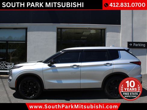 Used 2022 Mitsubishi Outlander SEL Black Edition FWD image 1