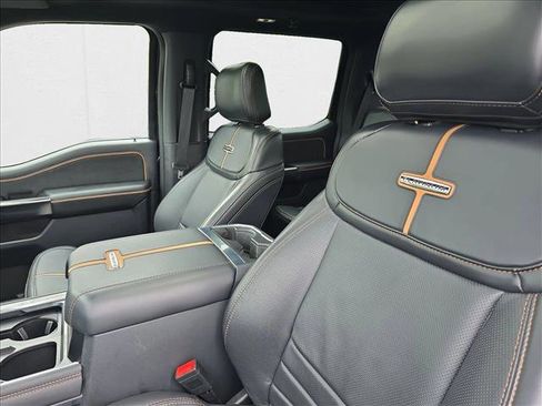 Used 2024 Ford F250 Platinum image 17