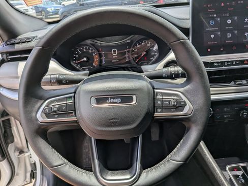 Used 2025 Jeep Compass Limited AWD/4WD image 30