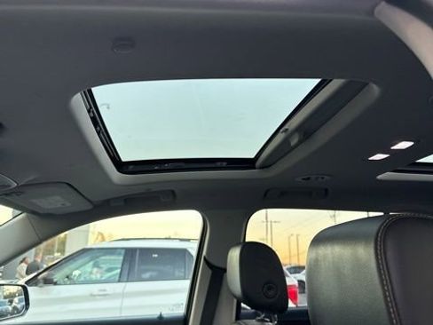 Used 2019 Chevrolet Traverse LT w/ LT Premium Package image 6