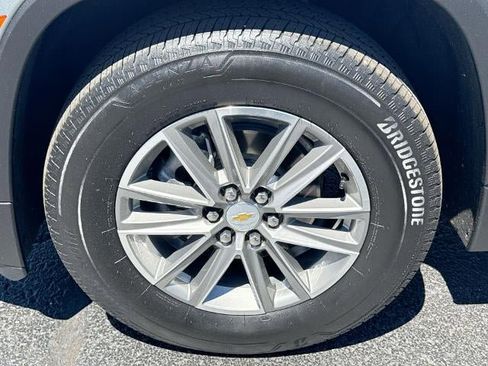 Certified 2023 Chevrolet Traverse LT FWD image 32
