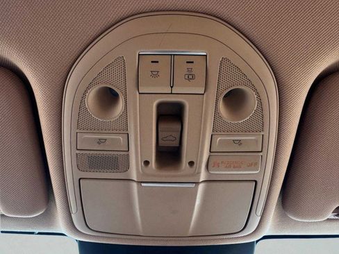 Used 2022 Genesis G70 2.0T w/ Prestige Package image 37