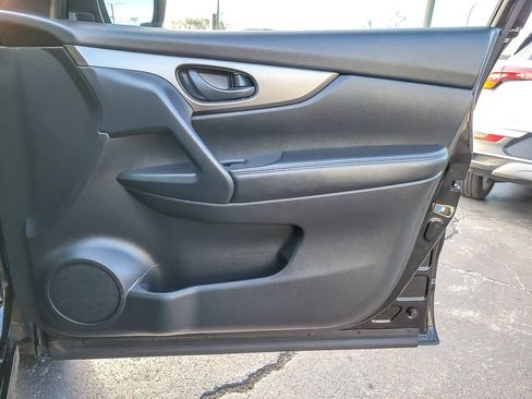 Used 2021 Nissan Rogue Sport S image 19