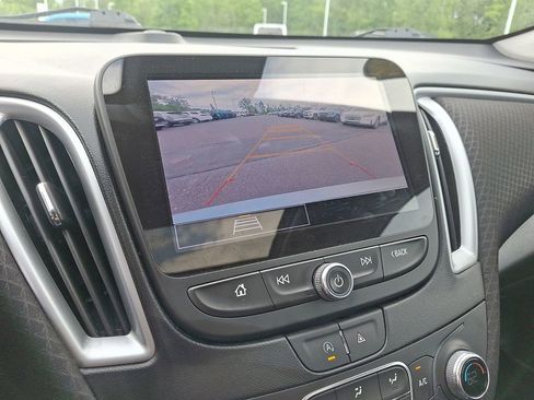 Used 2023 Chevrolet Malibu LT FWD image 17
