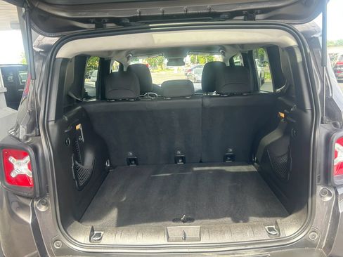 Used 2017 Jeep Renegade Latitude AWD/4WD image 20