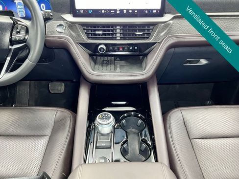 Used 2025 Ford Explorer Platinum w/ Ultimate Package AWD/4WD image 18