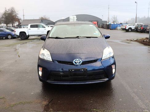 Used 2015 Toyota Prius Four image 2