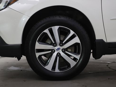 Used 2018 Subaru Outback 2.5i Limited image 31