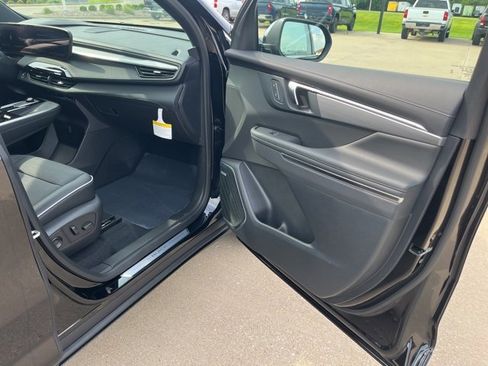 New 2025 Buick Enclave Preferred w/ Power Package image 35