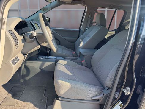 Used 2020 Nissan Frontier SV AWD/4WD image 15