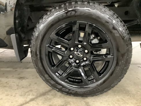 Used 2025 Chevrolet Silverado 1500 RST w/ Convenience Package II AWD/4WD image 28