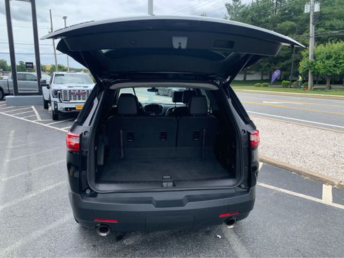 Used 2019 Chevrolet Traverse LT FWD image 5