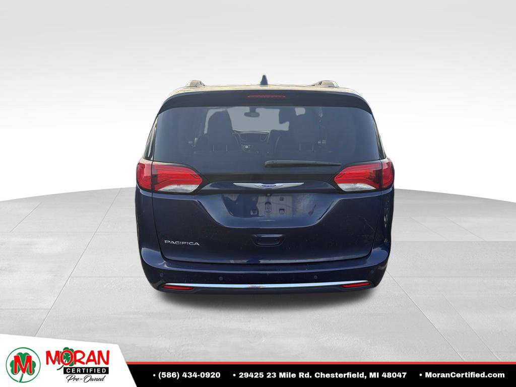 Used 2018 Chrysler Pacifica Touring-L Plus w/ Tire & Wheel Group FWD image 4
