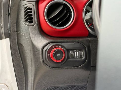 Used 2022 Jeep Wrangler Rubicon w/ LED Lighting Group AWD/4WD image 16
