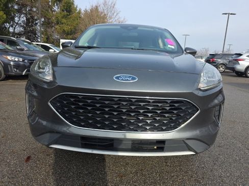 Used 2020 Ford Escape SE image 12