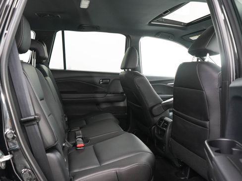 Used 2023 Honda Passport EX-L image 12