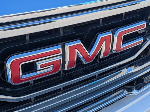 Used 2023 GMC Sierra 1500 SLT w/ SLT Premium Package image 5