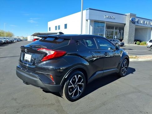 Used 2021 Toyota C-HR XLE image 11