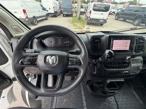 Used 2023 RAM ProMaster 2500 FWD image 13