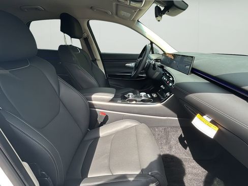 Certified 2026 Genesis GV70 2.5T AWD/4WD image 36