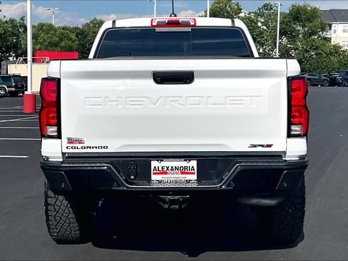 Used 2024 Chevrolet Colorado ZR2 w/ ZR2 Convenience Package III AWD/4WD image 4