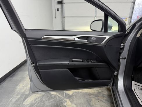 Used 2020 Ford Fusion SEL image 10