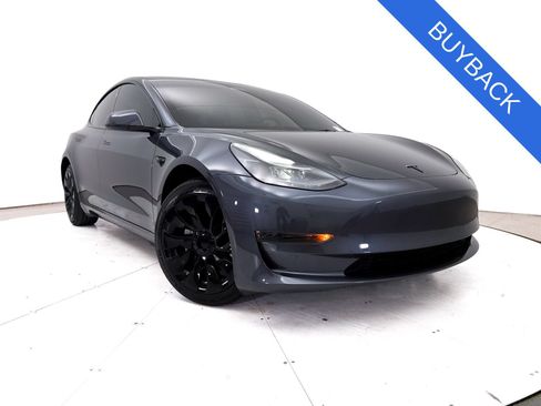 Used 2023 Tesla Model 3 Standard Range RWD image 1