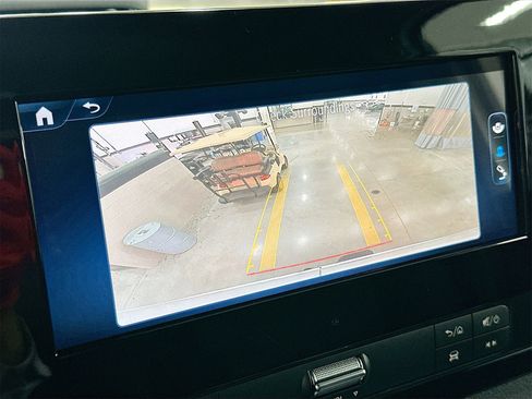 Used 2025 Mercedes-Benz Sprinter 2500 image 12