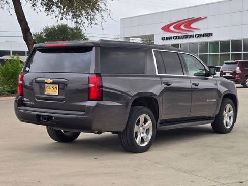 Used 2017 Chevrolet Suburban LS image 3