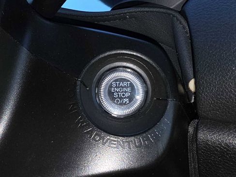 Used 2023 Jeep Renegade Altitude image 23