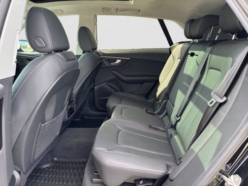 Used 2023 Audi Q8 Premium Plus image 18