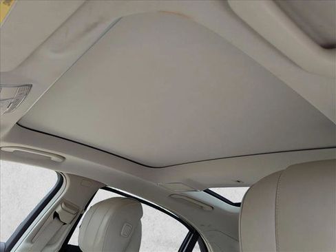 Used 2017 Mercedes-Benz S 550 Sedan image 17