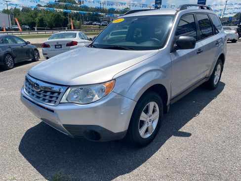 Used 2013 Subaru Forester 2.5X w/ Popular Pkg 1 AWD/4WD image 3