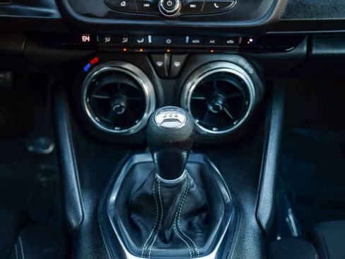 Used 2021 Chevrolet Camaro LT image 15