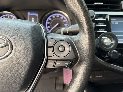 Used 2019 Toyota Camry LE FWD image 28