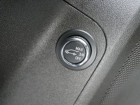 Used 2023 GMC Acadia AT4 image 17