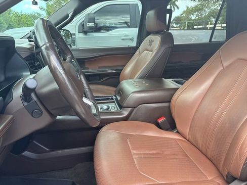 Used 2023 Ford Expedition Max King Ranch AWD/4WD image 3