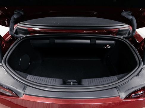 Used 2022 Mercedes-Benz SL 63 AMG SL 63 AMG w/ AMG Aerodynamic Package image 32