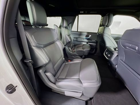 New 2026 Ford Expedition Max Platinum AWD/4WD image 18