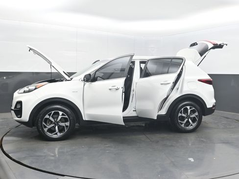 Used 2020 Kia Sportage LX AWD/4WD image 41