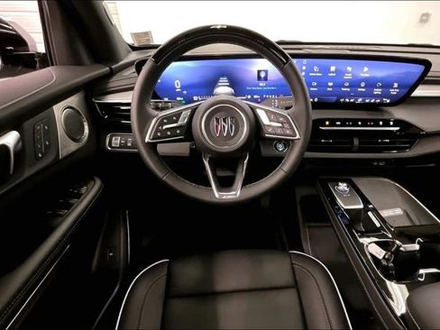 Used 2025 Buick Enclave Avenir w/ Super Cruise Package image 6