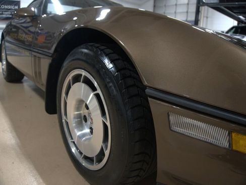 Used 1986 Chevrolet Corvette Convertible image 33