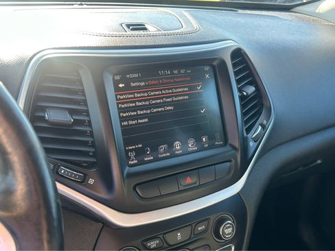 Used 2014 Jeep Cherokee Limited FWD image 28