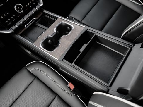 New 2026 GMC Acadia Denali w/ Super Cruise Package image 33