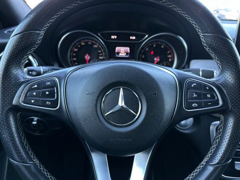Used 2018 Mercedes-Benz GLA 250 image 11
