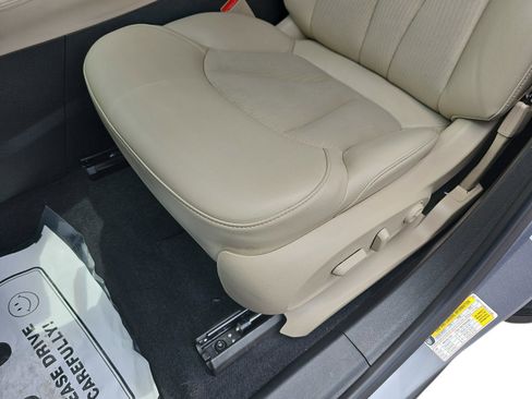 Used 2020 Buick Envision Preferred AWD/4WD image 25