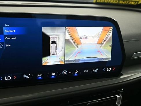 Used 2024 Chevrolet Traverse LT FWD image 30